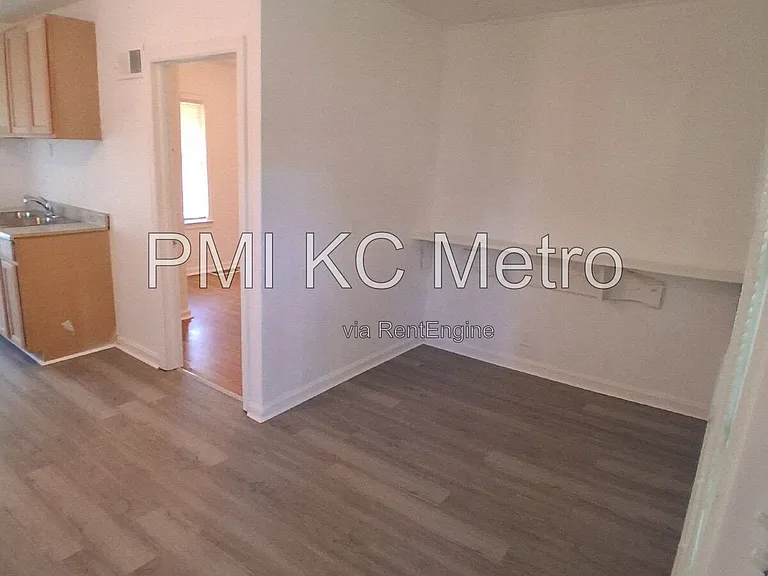 26 S Central St #9 — Photo 2
