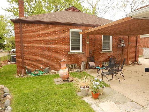 4th image of 22705 Mylls St