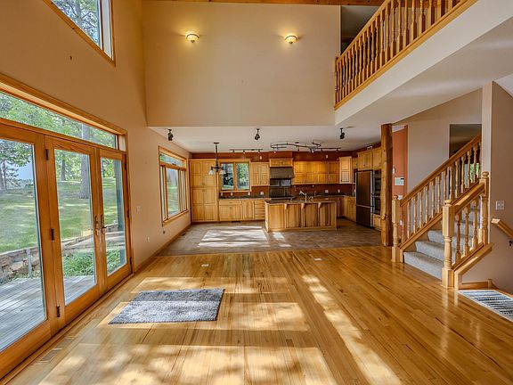 3rd image of 12284 Bayberry Dr