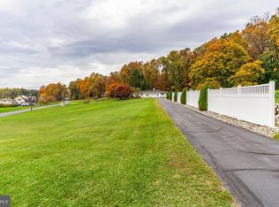 1927 Reservoir Rd, Honey Brook, PA 19344