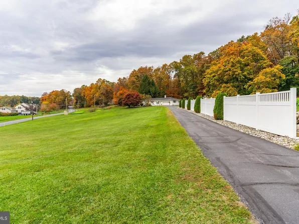 1927 Reservoir Rd, Honey Brook, PA 19344