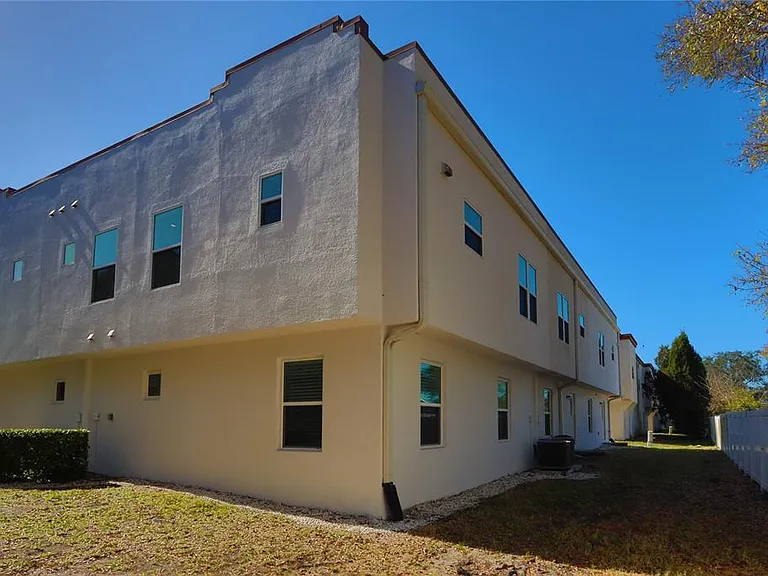 3617 Bay Heights Way — Photo 21
