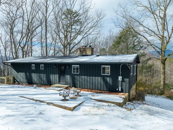 65 Western View St, Black Mountain, NC 28711
