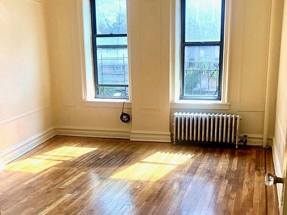5th image of 57 Saint Pauls Pl APT 1H