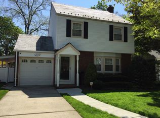 255 Windsor Ln, West Hempstead, NY 11552