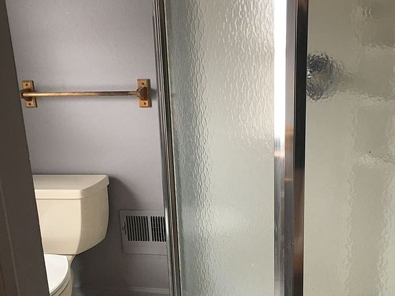 5th image of 392 E Cambourne St #B