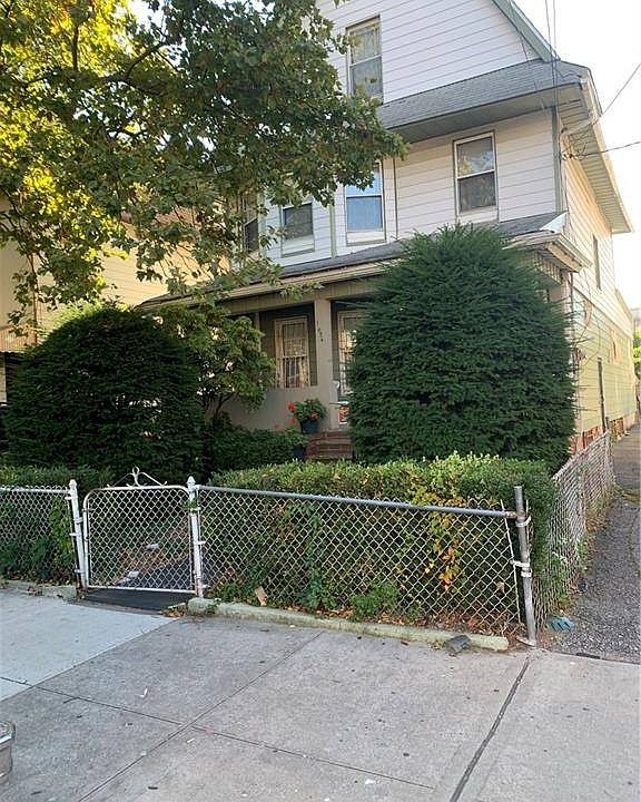 1st image of 1634 E 12th St
