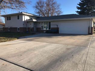 1420 William Ave, North Platte, NE 69101