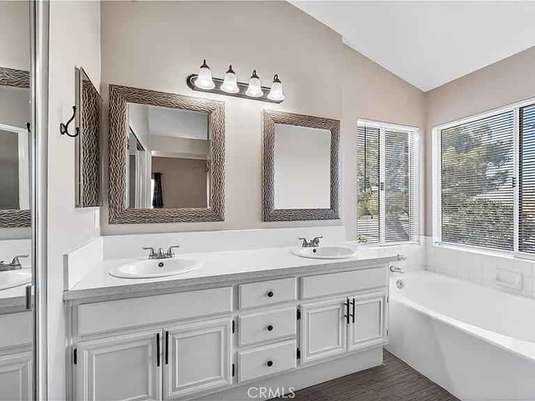 2813 Sandstone Ct — Photo 31