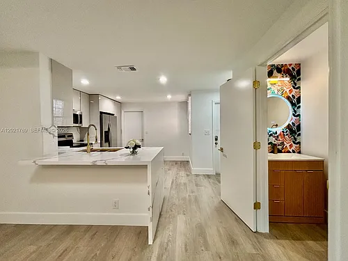 1498 Barcelona Way #3-21 Photo 1