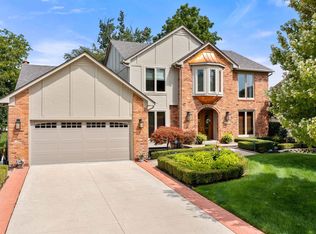 3292 Charlwood Dr, Rochester Hills, MI 48306