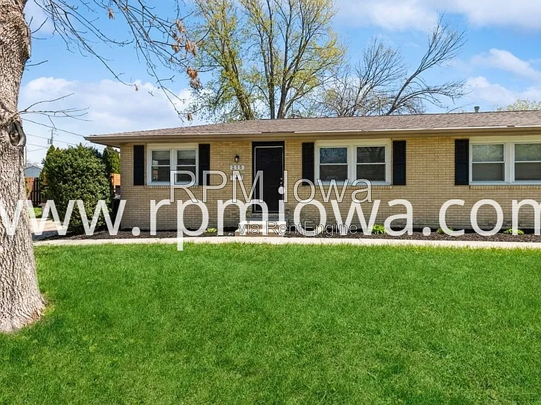 215 NW Arlan Dr #215 — Photo 1