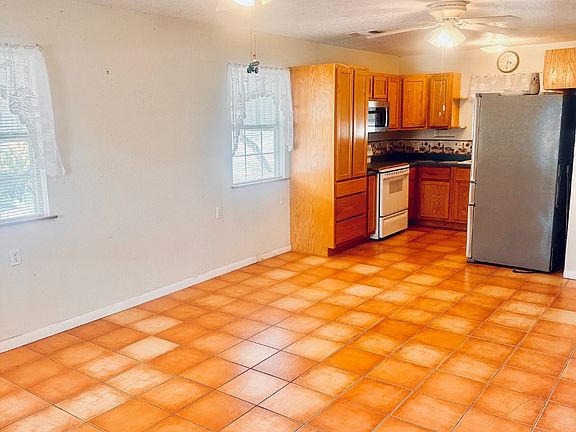 4th image of 225 Cenizo Cir