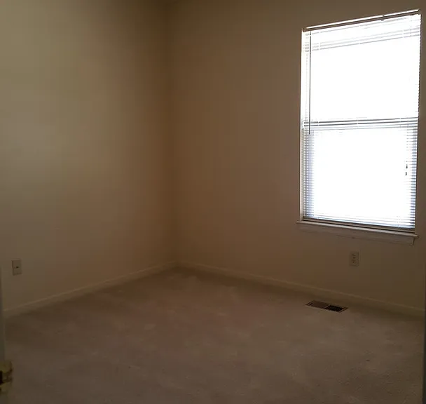 2401 N 10 S — Photo 17
