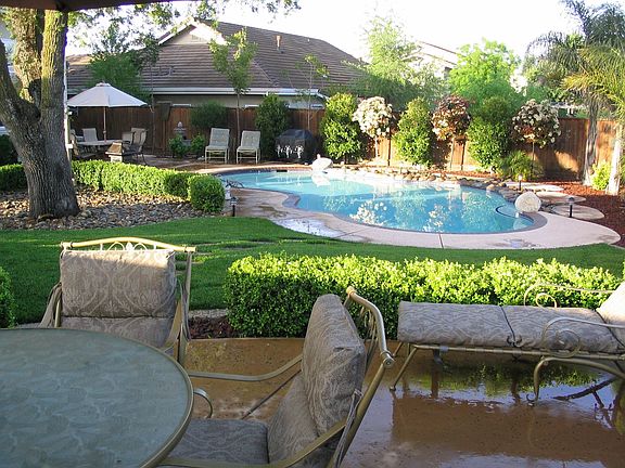 4th image of 2435 Magnolia Ct