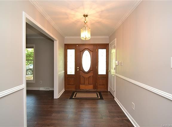 2nd image of 4936 Broken Saddle Ln