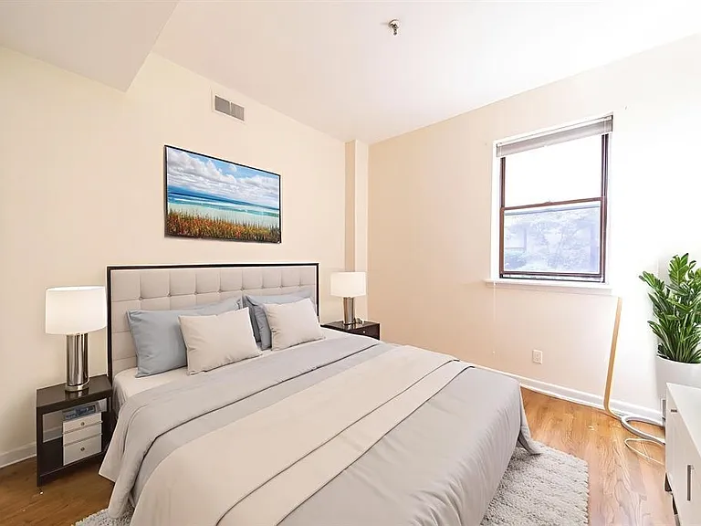 227 Christopher Columbus Dr #336B — Photo 7