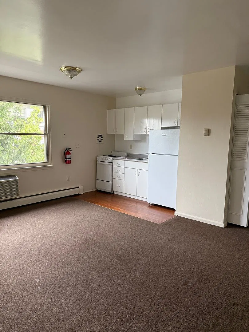 60 Elm St. — Photo 2