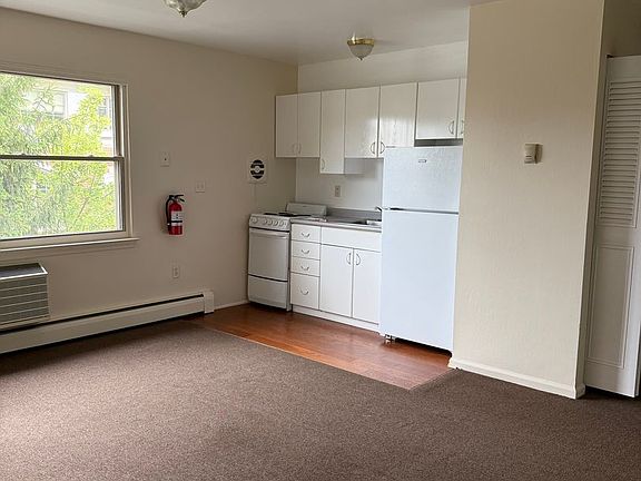3rd image of 60 Elm St APT C4