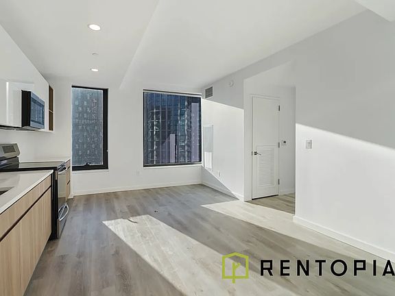 3rd image of 87 Commercial St #2222S