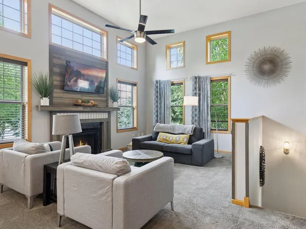 3181 Frontier Dr, Woodbury, MN 55129