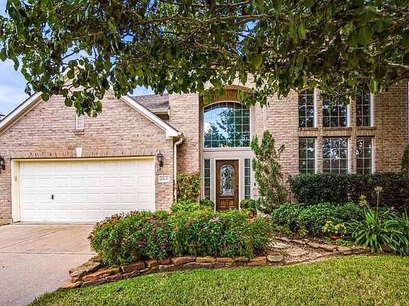 Great curb appeal with beautiful established shade trees and colorful blooming flowers as you approach this delightful 2 story home in Gleannloch Farms.