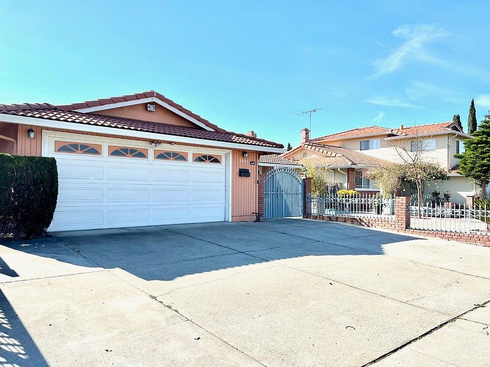 1st image of 2485 McLaughlin Ave