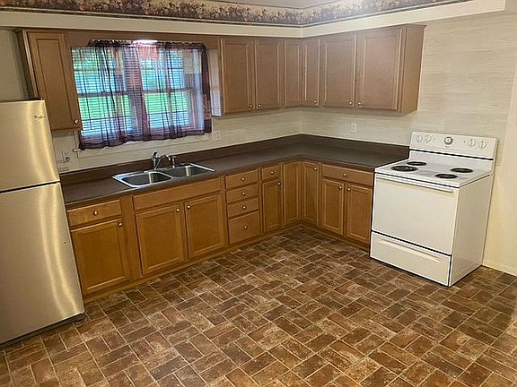 4th image of 304 Crestview Dr