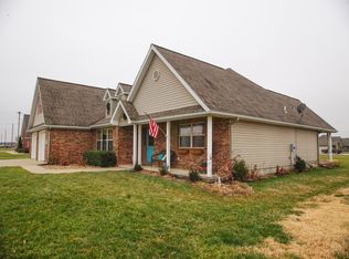 1392 Hale McGinty Dr, Neosho, MO 64850
