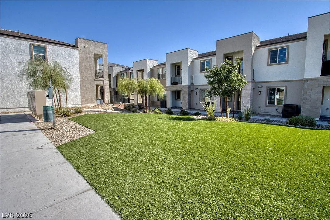 4 bed, 3.5 bath, 2003 sqft, $2,840 — Photo 1