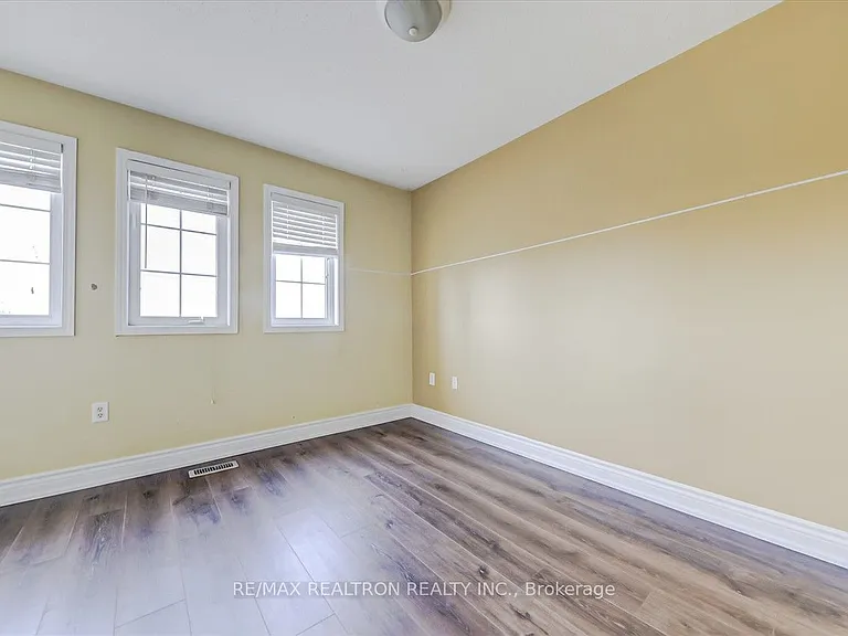 958 Townline Rd S — Photo 28