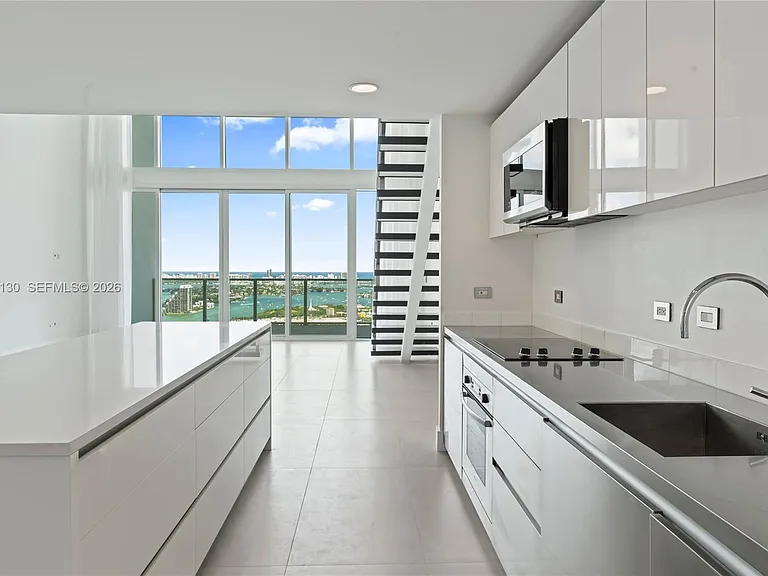 1040 Biscayne Blvd #3802 — Photo 4