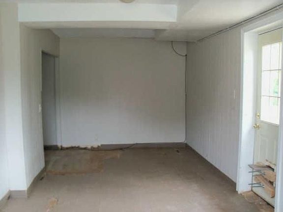 4th image of 116 Clearlake Dr E