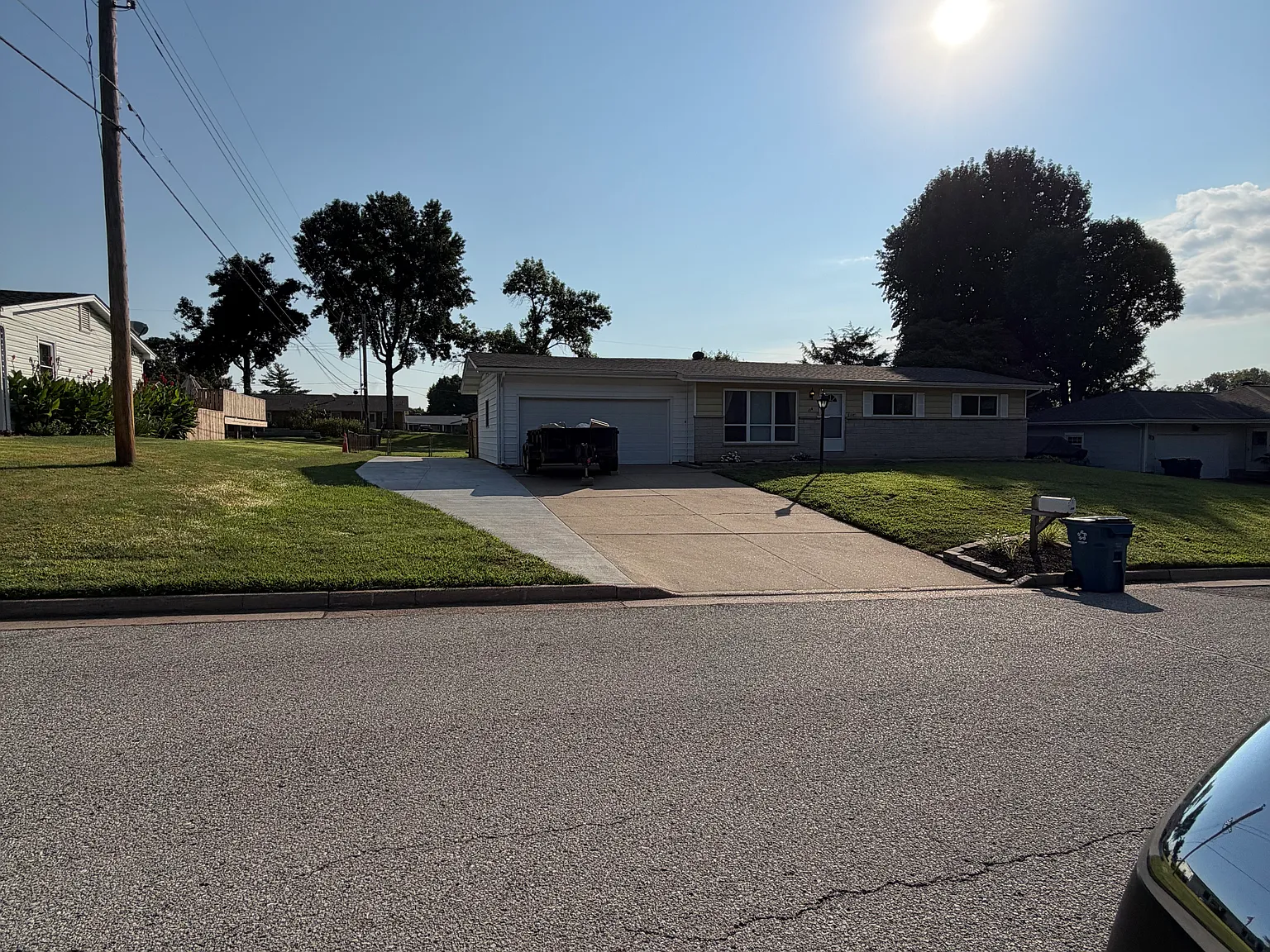 3 bed, 1.5 bath, 1080 sqft, $2,250 — Photo 2