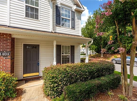 3rd image of 11404 Glaetzer Ln