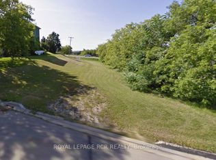 11 Annamaria Dr #9, Georgina, ON L4P3H8