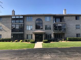 5018 Midlothian Tpke APT 1003, Crestwood, IL 60445