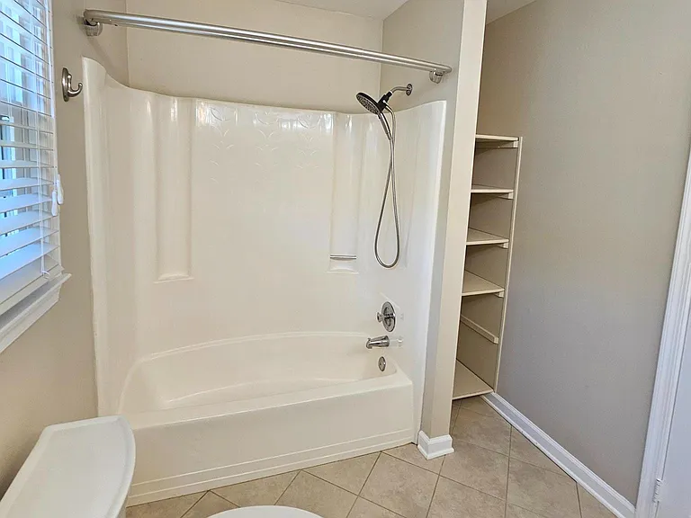 6413 Four Oaks Ln — Photo 24