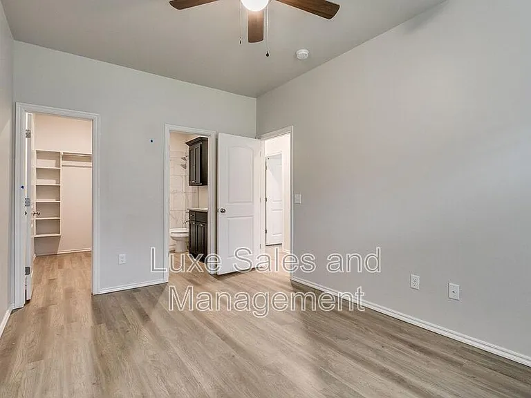 8012 NW 105th Ter — Photo 23