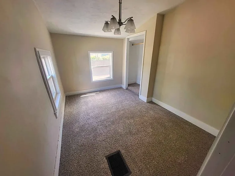 544 N Chatham St — Photo 15