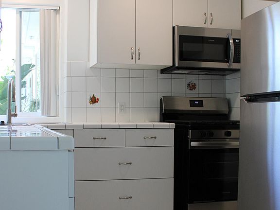 4th image of 13008 W San Vicente Blvd
