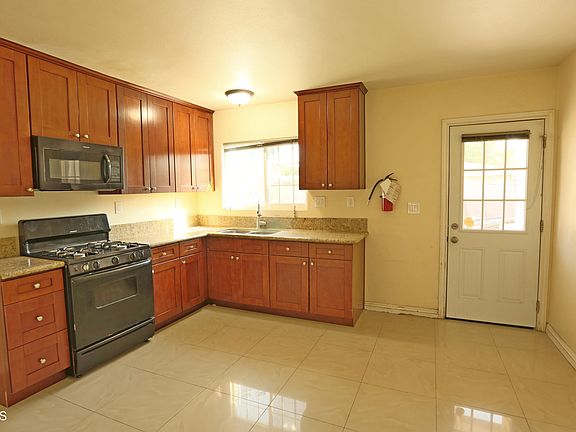 5th image of 12712 Torch St