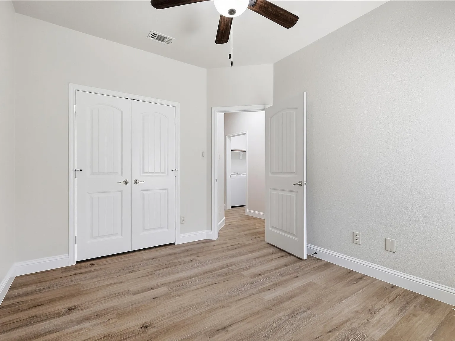 4 bed, 2020 sqft, $2,600 — Photo 4