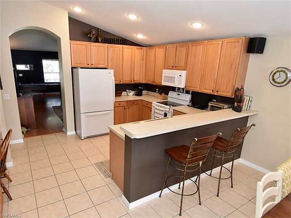 5th image of 2820 Amberwood Ln