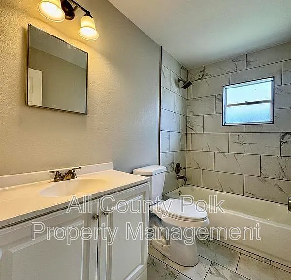 1138 W Sycamore St — Photo 11