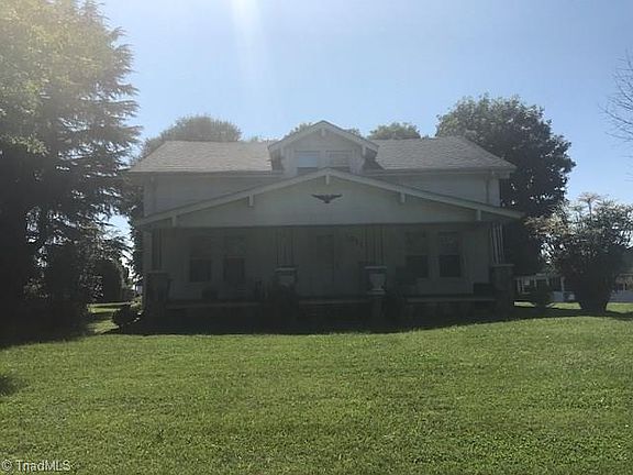 2nd image of 1011 Dogwood Dr