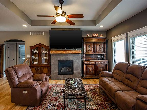 2nd image of 305 Firethorn Dr