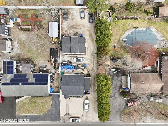 5th image of 183 Cherry Quay Road