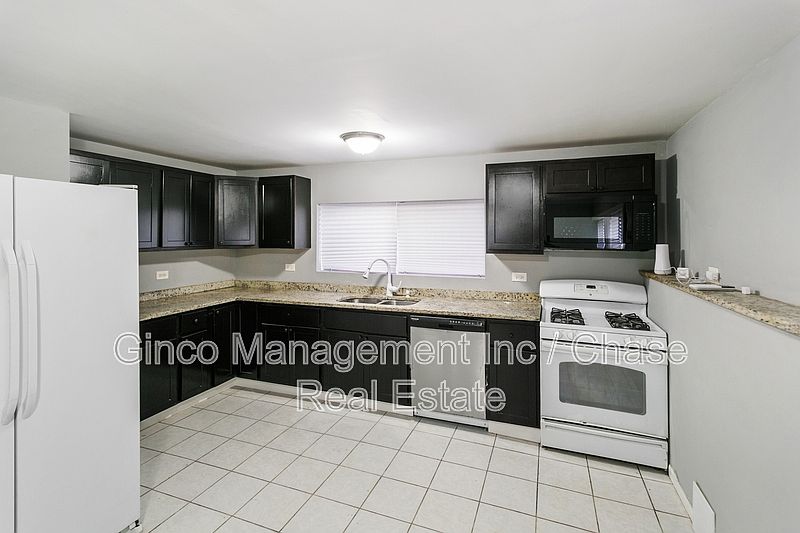 2740 Lexington Dr, Hazel Crest, IL 60429 | Zillow
