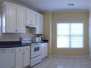 2nd image of 1860 Hillbrook Cir